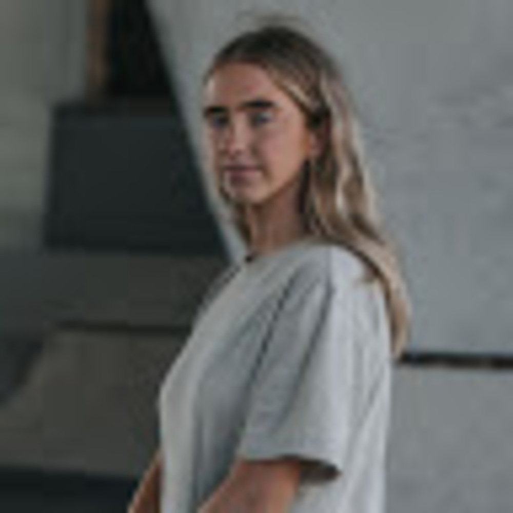 Meet your Posher, Stella